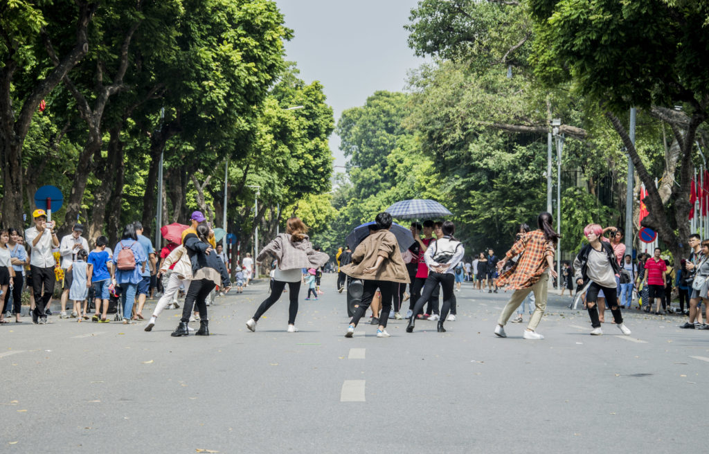 Dinh Tien Hoang group dancing